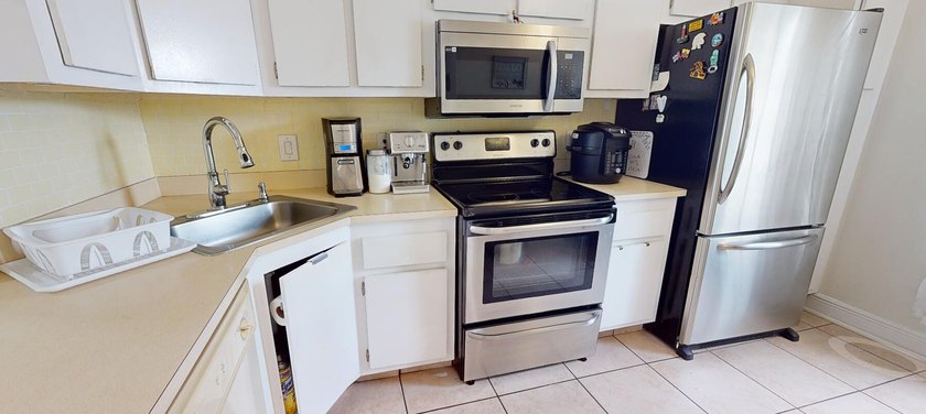 Welcome to 217 Foxtail Dr, G, a charming property offering - photo 4