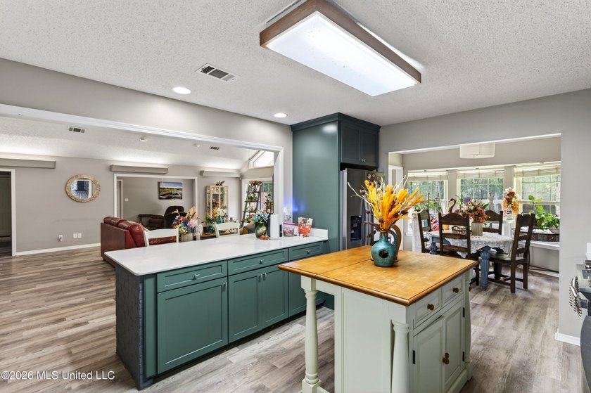 Discover the perfect blend of comfort, space, and functionality - photo 7