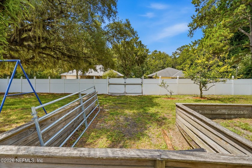 Welcome to this beautiful 4-bedroom, 2.5-bath home in the heart - photo 37