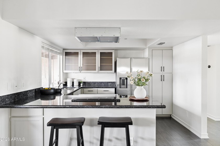 Welcome to this beautifully updated 2 bedroom, 2 bathroom - photo 8