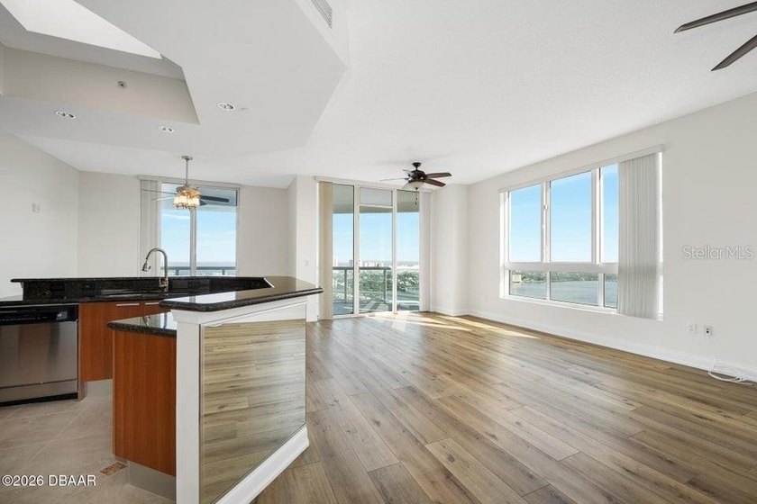 New Price! Perched at the very top of Marina Grande on the - photo 12