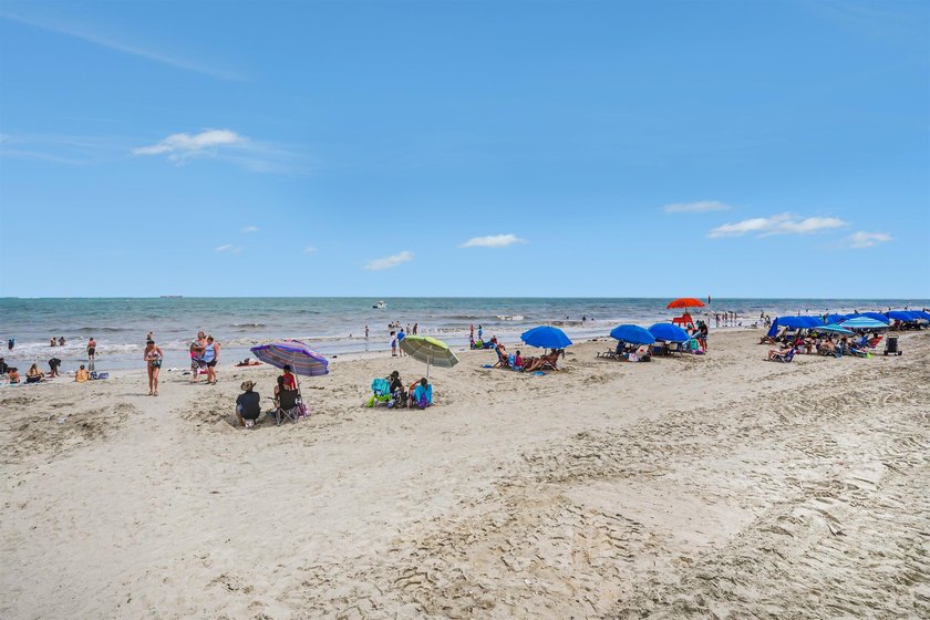 Fully furnished oceanfront efficiency at the Landmark Resort - photo 13