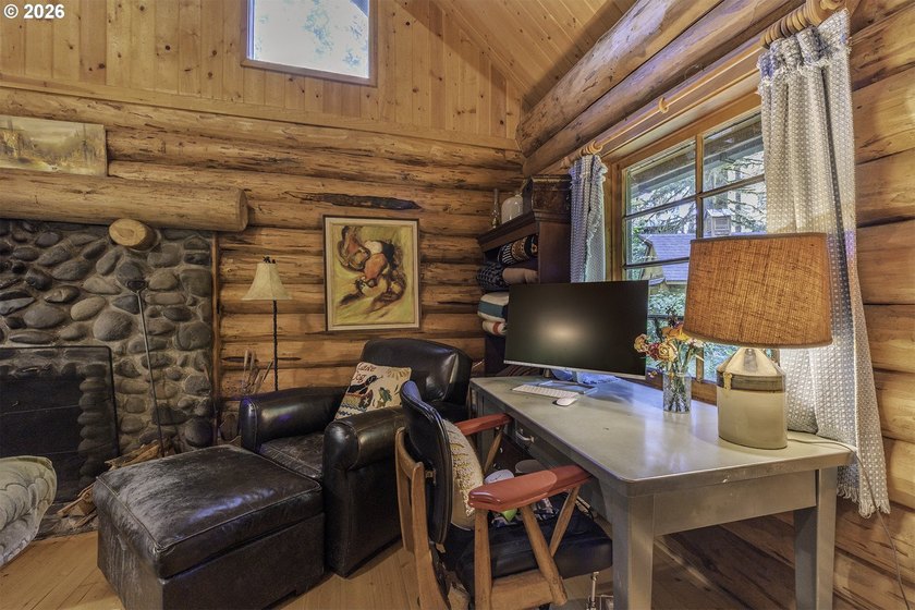 Experience a unique log cabin getaway at Fishhawk Lake, built - photo 17