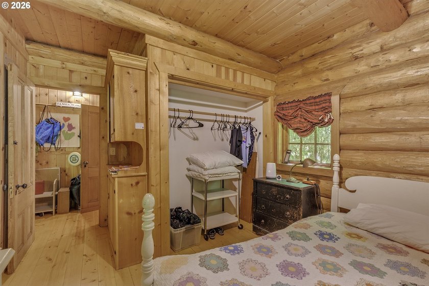 Experience a unique log cabin getaway at Fishhawk Lake, built - photo 21