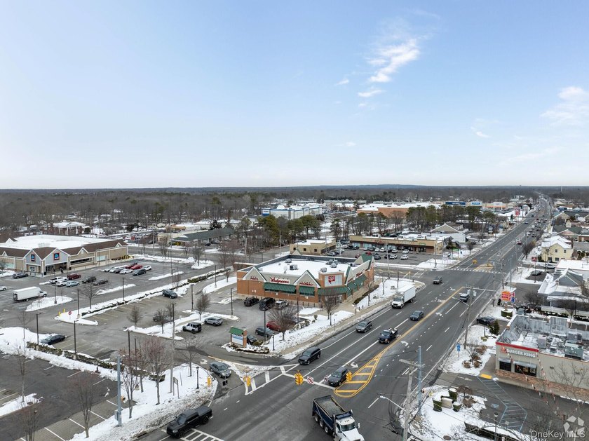 Income: Walgreens: $505,000 NNN Ann.; Flat Rent; Lease Exp.: - photo 8
