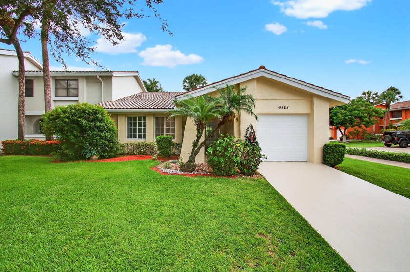 LOCATION! LOCATION! DISCOVER THIS RARE 3/2/GARAGE SUNLIT CORNER - photo 4