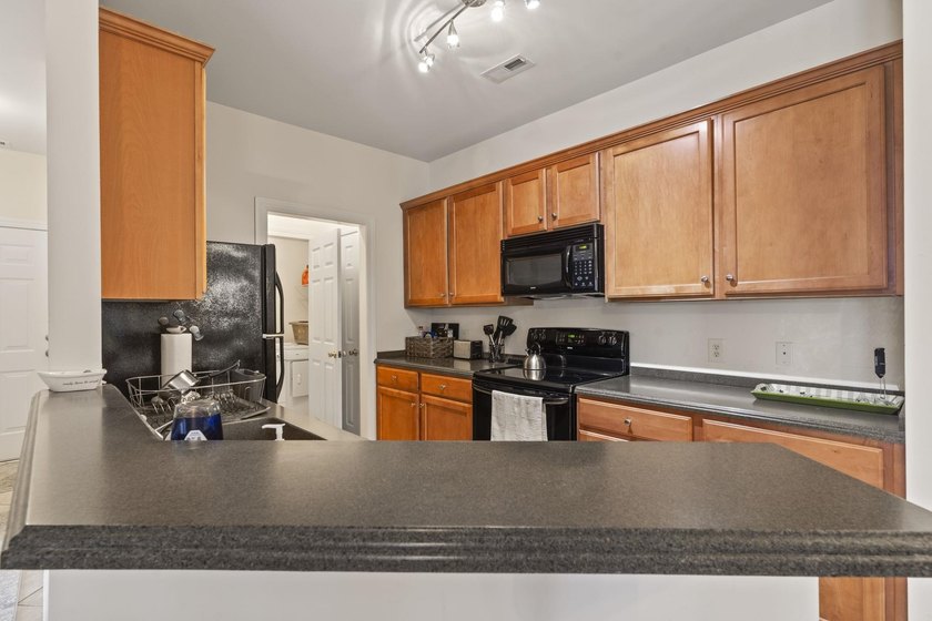 Gorgeous and well maintained two-bedroom, two full bath - photo 15