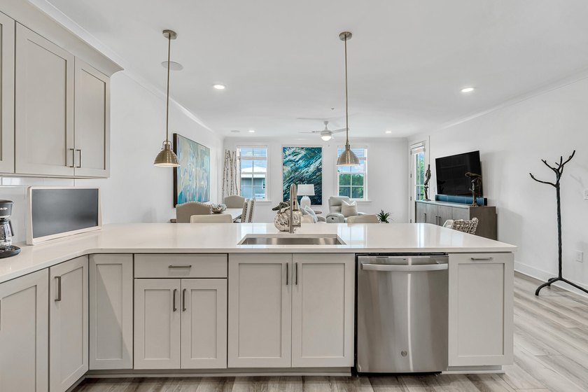 Light. Bright. Airy. And Never Rented. Welcome to this - photo 15