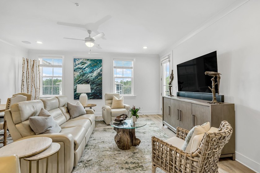 Light. Bright. Airy. And Never Rented. Welcome to this - photo 16