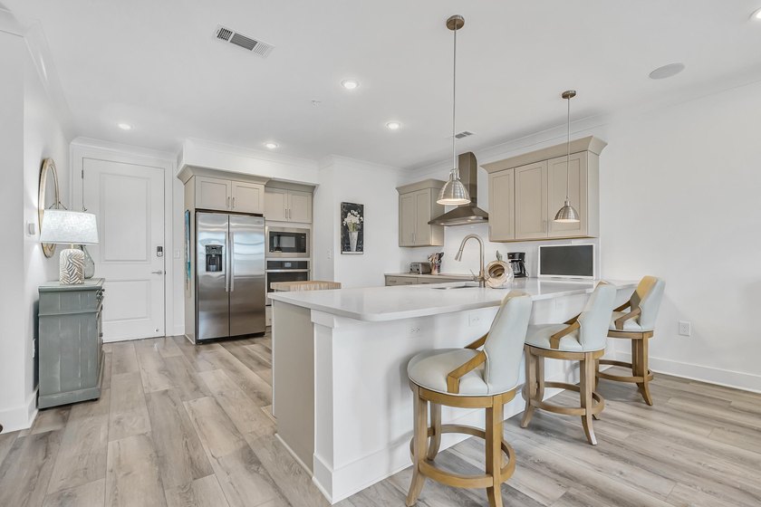 Light. Bright. Airy. And Never Rented. Welcome to this - photo 19