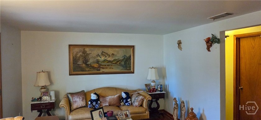 Wonderful brick home within Liberty City. The property is just - photo 8