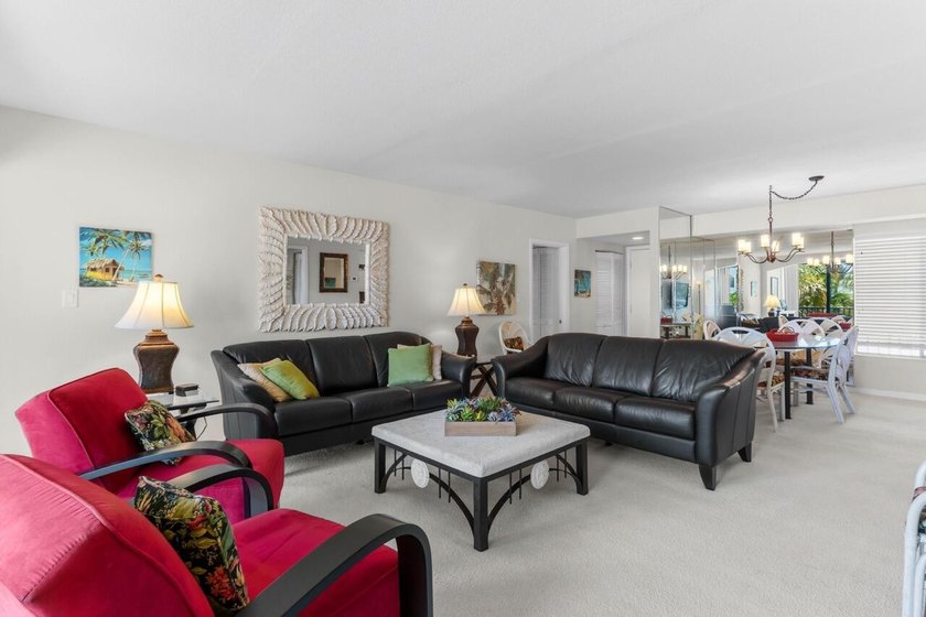Bright and spacious 2 bedroom 2 bath condo located in the beach - photo 3