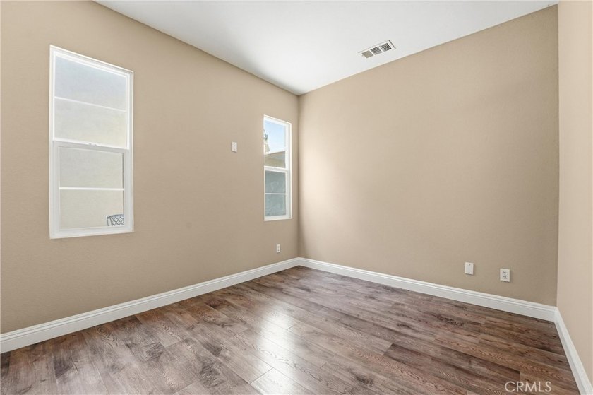 Price to sell--only $276/SF for a beautiful view home! Set - photo 23