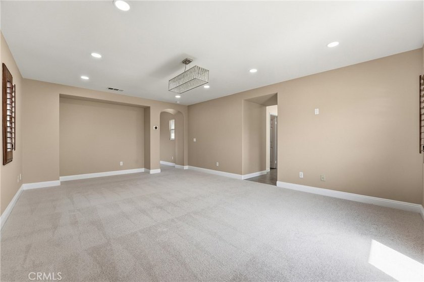 Price to sell--only $276/SF for a beautiful view home! Set - photo 26