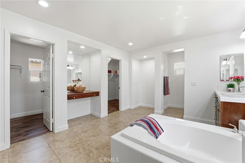 Price to sell--only $276/SF for a beautiful view home! Set - photo 31