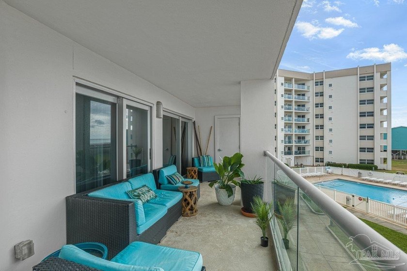 ~~ BRAND NEW LOOK ~~ NEW Furnishings ~~ Gulf-Front Living at - photo 10