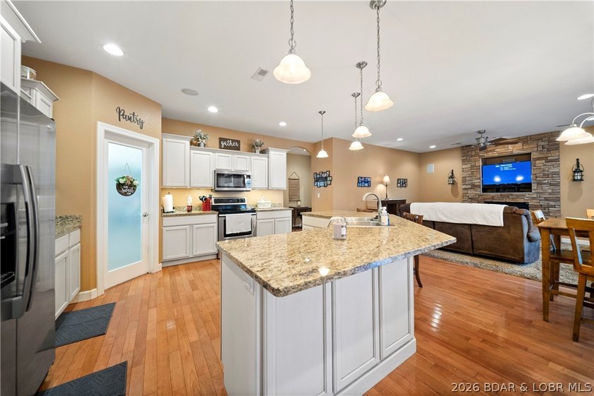Welcome to your perfect Lake of the Ozarks retreat! This - photo 22