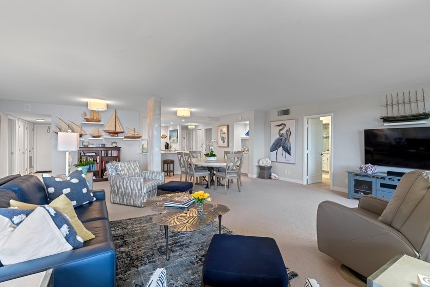 Rare opportunity to own a truly one-of-a-kind residence in one - photo 8
