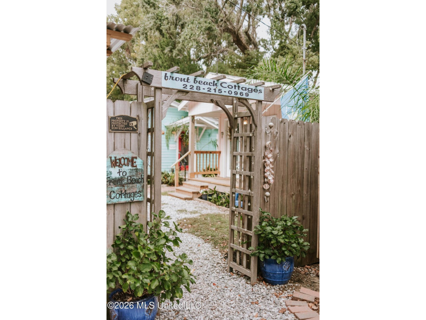 Welcome to Front Beach Cottages, one of Ocean Springs' most - photo 3