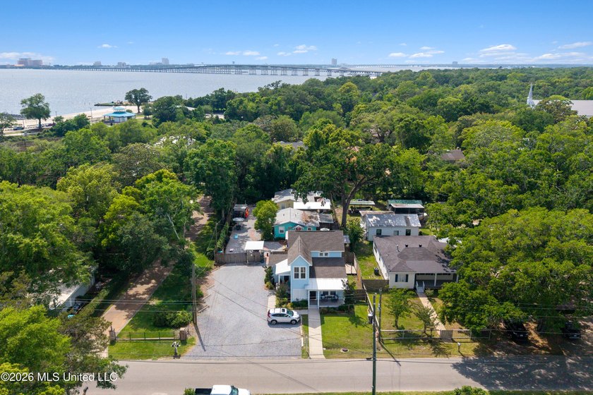 Welcome to Front Beach Cottages, one of Ocean Springs' most - photo 8