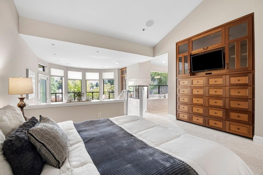 Rarely available, this elegant single-story residence enjoys - photo 19