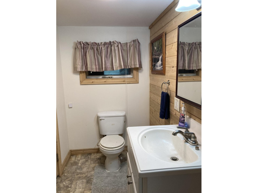 PRICE REDUCED on this cozy 2 bedroom, 1 bath cottage it is the - photo 8