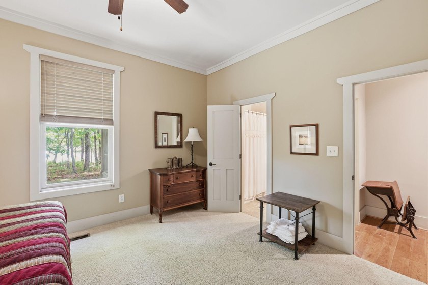 This 3,030-square-foot, 4-bedroom, 4-bathroom lake house with - photo 33