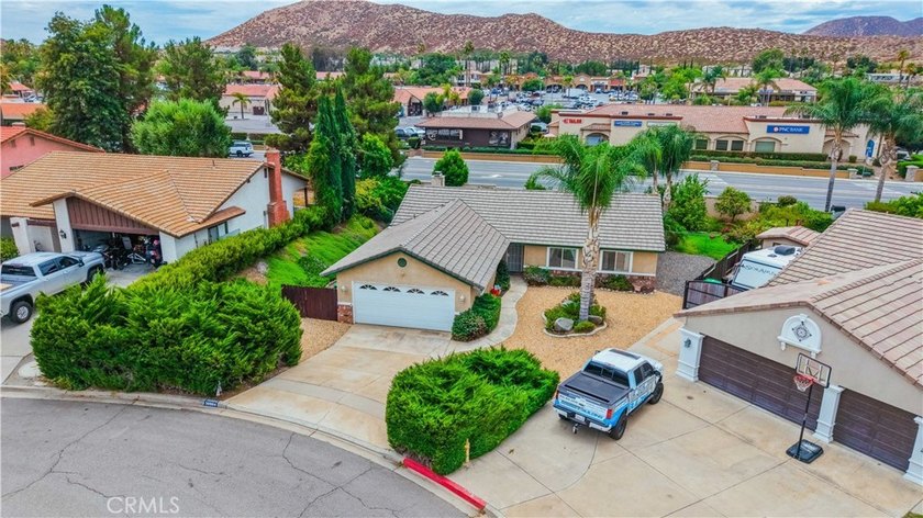 Charming Single Story home in the Gated Community of Canyon - photo 2