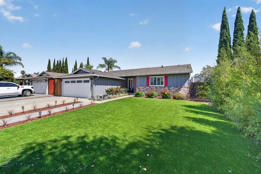 Beautiful ranch home, ideally located close to Shady Oaks Park - photo 3