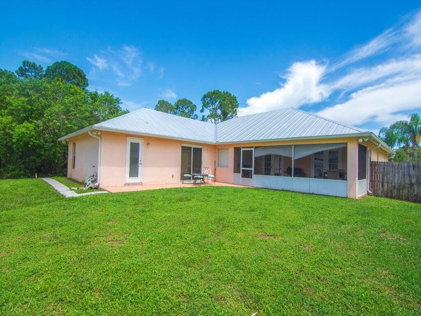 This spacious 4-bedroom, 3-bath home has been thoughtfully - photo 27