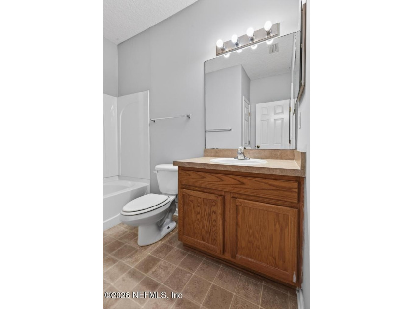 Freshly cleaned. 3 bedroom, 2 bath unit with entrance on the - photo 50