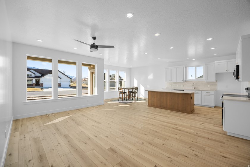 *Morgan* Samplee see the stunning views at Oakridge cove, right - photo 5