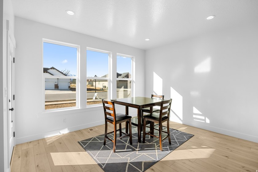 *Morgan* Samplee see the stunning views at Oakridge cove, right - photo 8