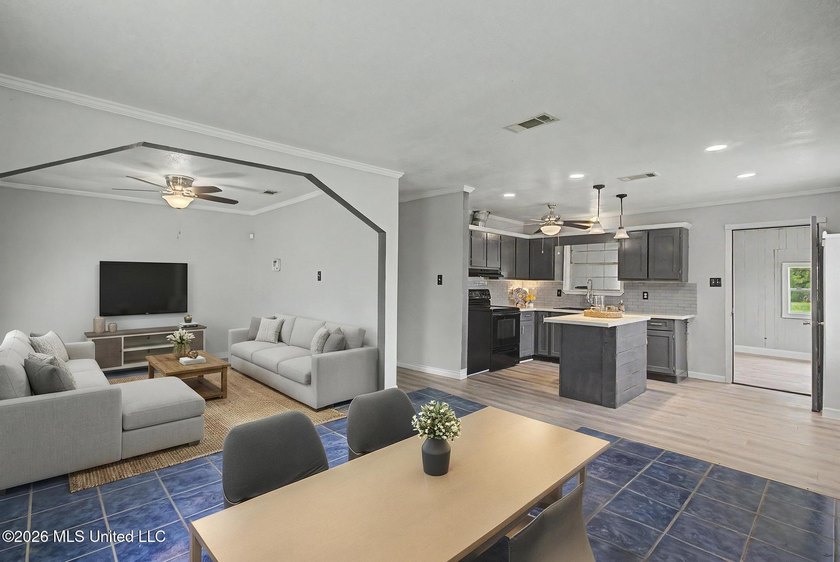 Located in a highly convenient area, this 4 bedroom, 2 bath - photo 4