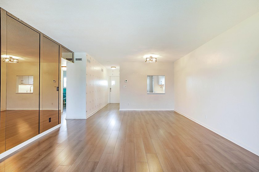 Move right into this beautifully updated 2-bedroom, 2-bath - photo 8