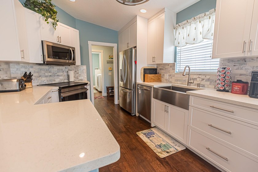 LAKES AT TRADITION! Beautifully updated 2/2/2 Capri III villa on - photo 8