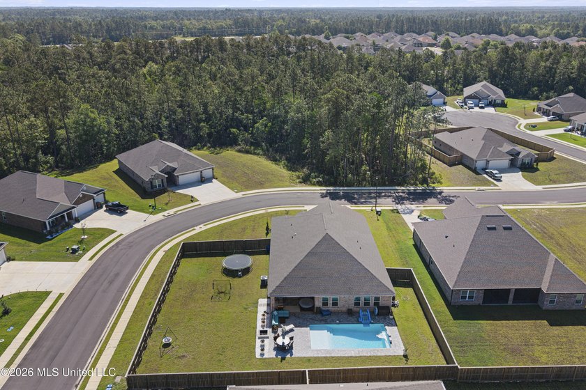 Welcome to your dream home in Windmill Ridge! Situated on a - photo 2