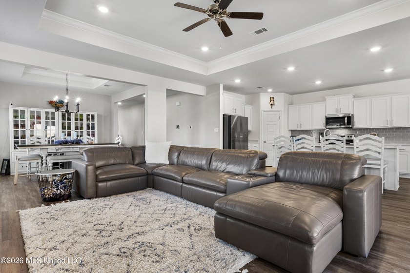 Welcome to your dream home in Windmill Ridge! Situated on a - photo 8