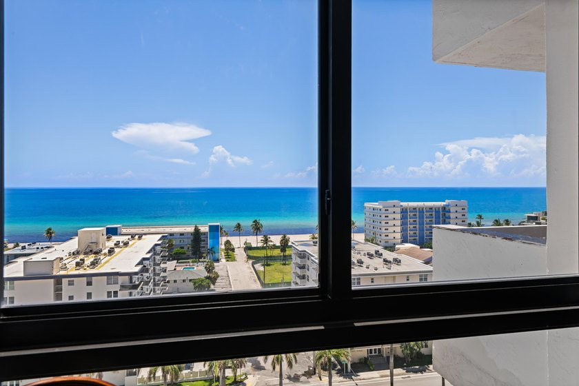 Wake up to breathtaking sunrises and unobstructed ocean views - photo 20
