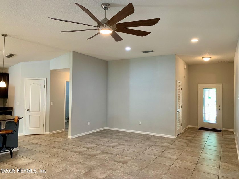 Move in ready! (See Private Remarks) 4 bed/2 bath, 2 car garage - photo 22