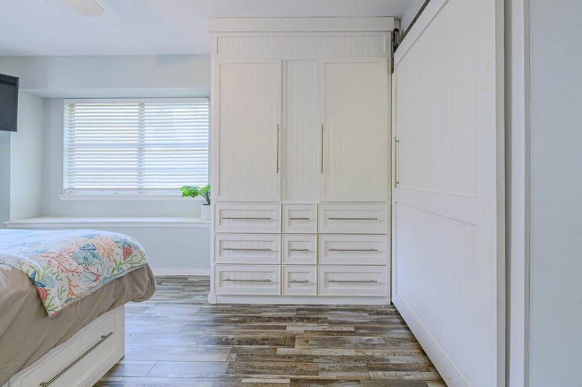 Furnished 2-Bedroom Cottage Just Steps from the Beach! Welcome - photo 22