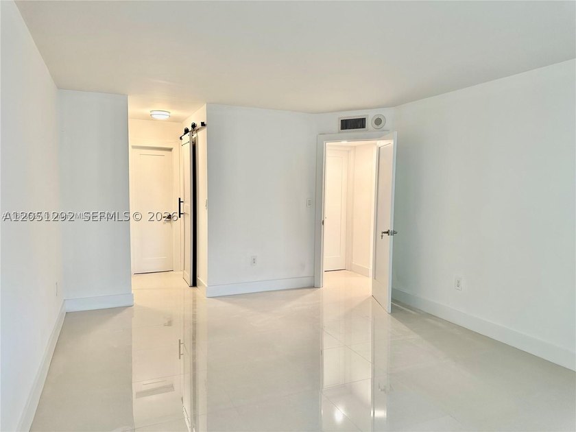 This spacious 2-bed, 2-bath condo is move-in ready and waiting - photo 10