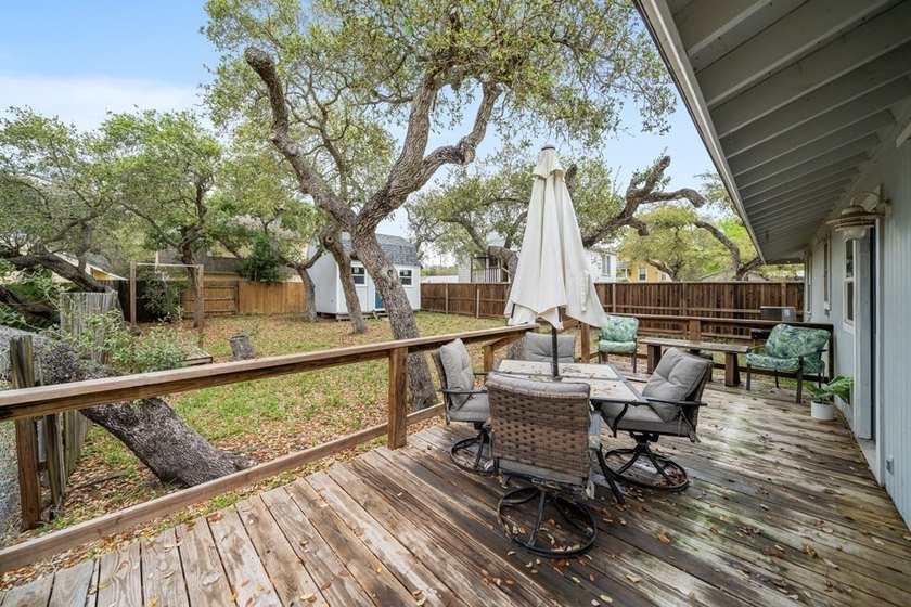 Furnished 2-Bedroom Cottage Just Steps from the Beach! Welcome - photo 31