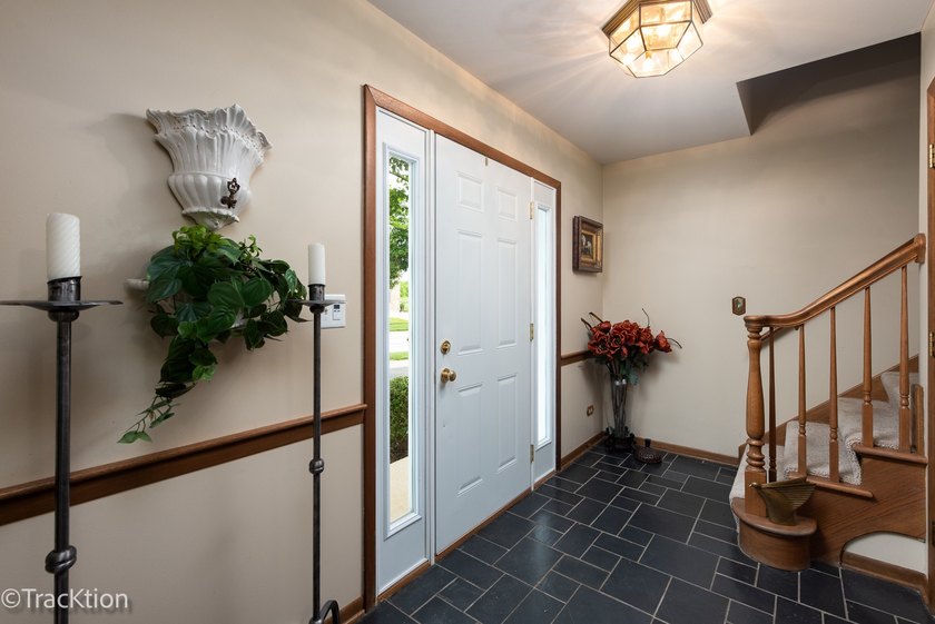 Welcome to this beautifully maintained end-unit townhome that - photo 3