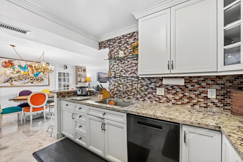 Wake up to breathtaking sunrises and unobstructed ocean views - photo 40