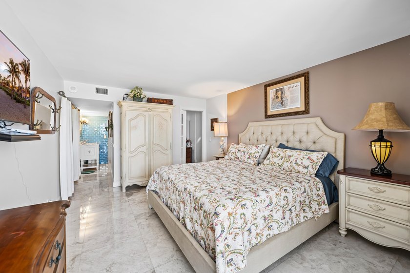 Wake up to breathtaking sunrises and unobstructed ocean views - photo 43