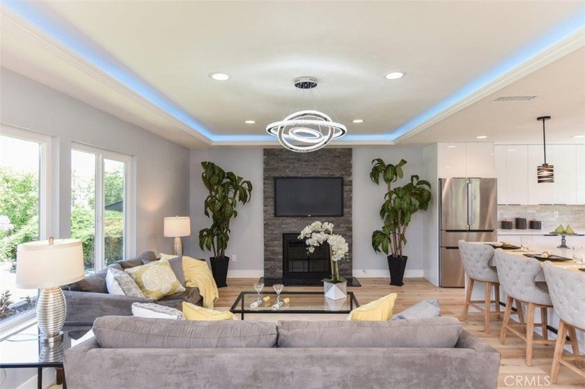 Nestled in the scenic hills of Rancho Palos Verdes, this - photo 2