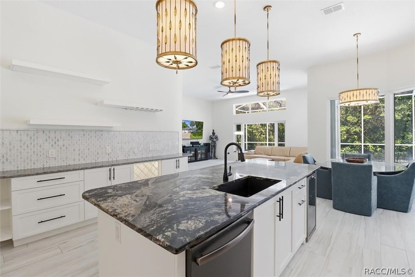 *$10,000 buyer's credit at closing with acceptable offer* - photo 12