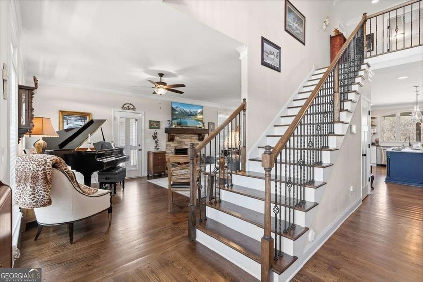 Experience the perfect harmony of grandeur and grace in this - photo 13