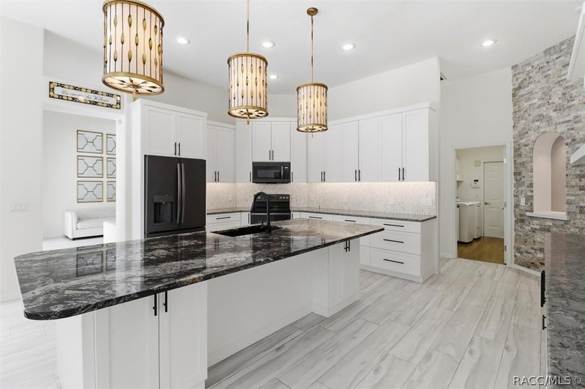 *$10,000 buyer's credit at closing with acceptable offer* - photo 13